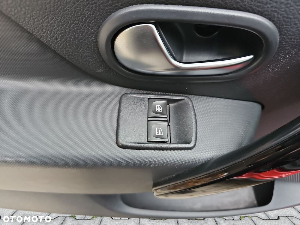 Dacia Logan 0.9 TCe Techroad S&S - 10