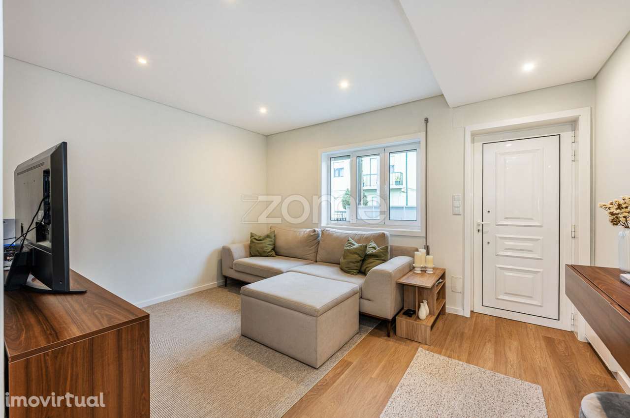 Moradia T2+1 Renovada e Mobilada | Rio Tinto - Grande imagem: 3/39