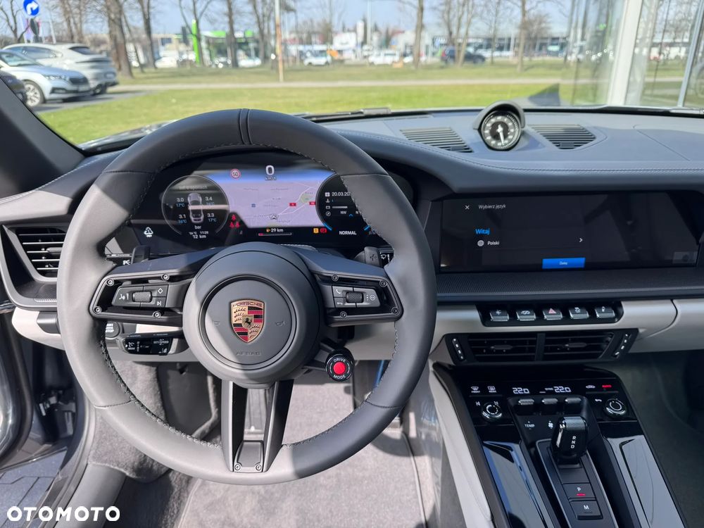 Porsche 911 Carrera - 16