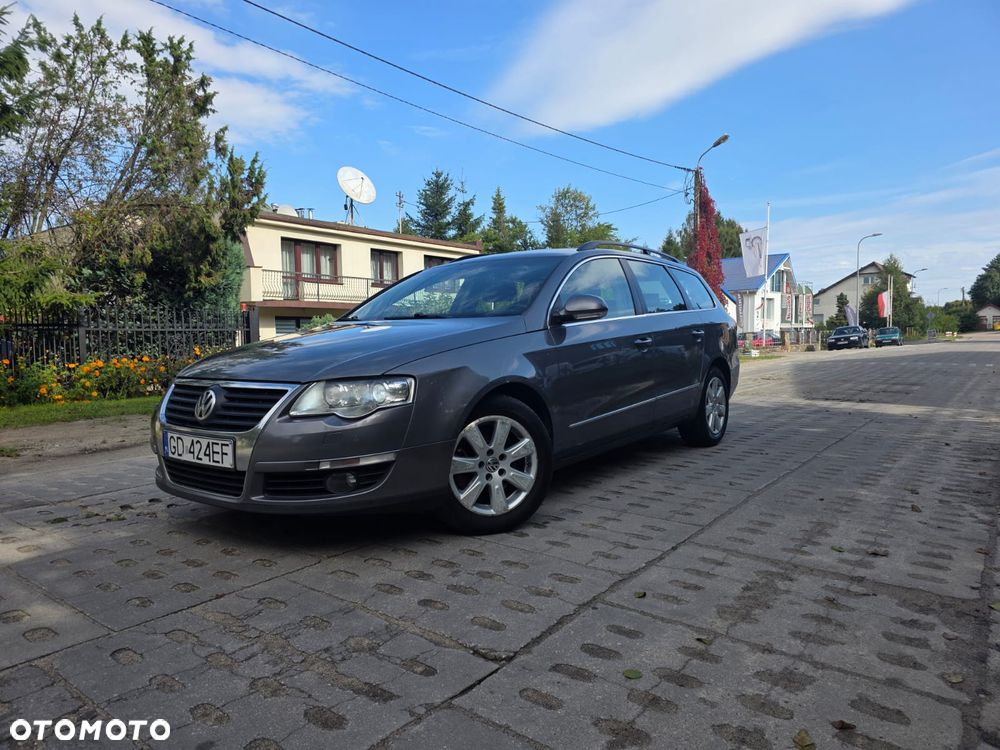 Volkswagen Passat 2.0 TDI DPF Highline - 13