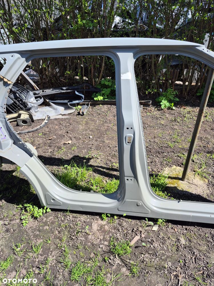Jaecoo 7  prawy bok słupek próg 502003498AA - 3