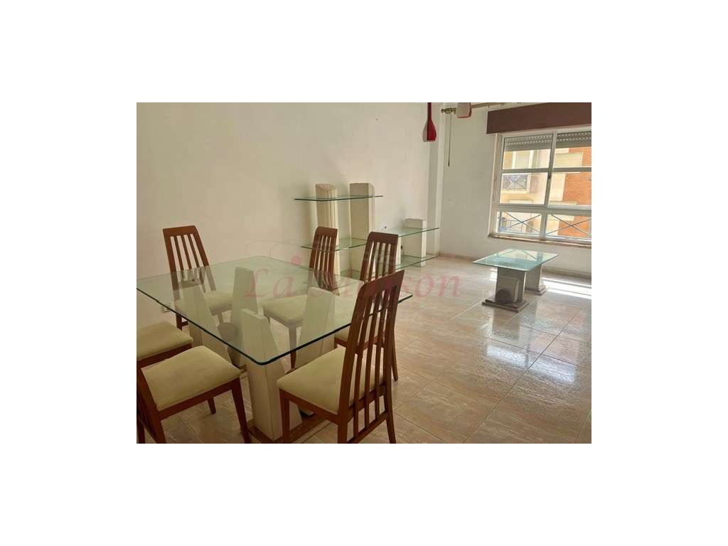 Apartamento T2 na Tapada das Mercês - Grande imagem: 5/24