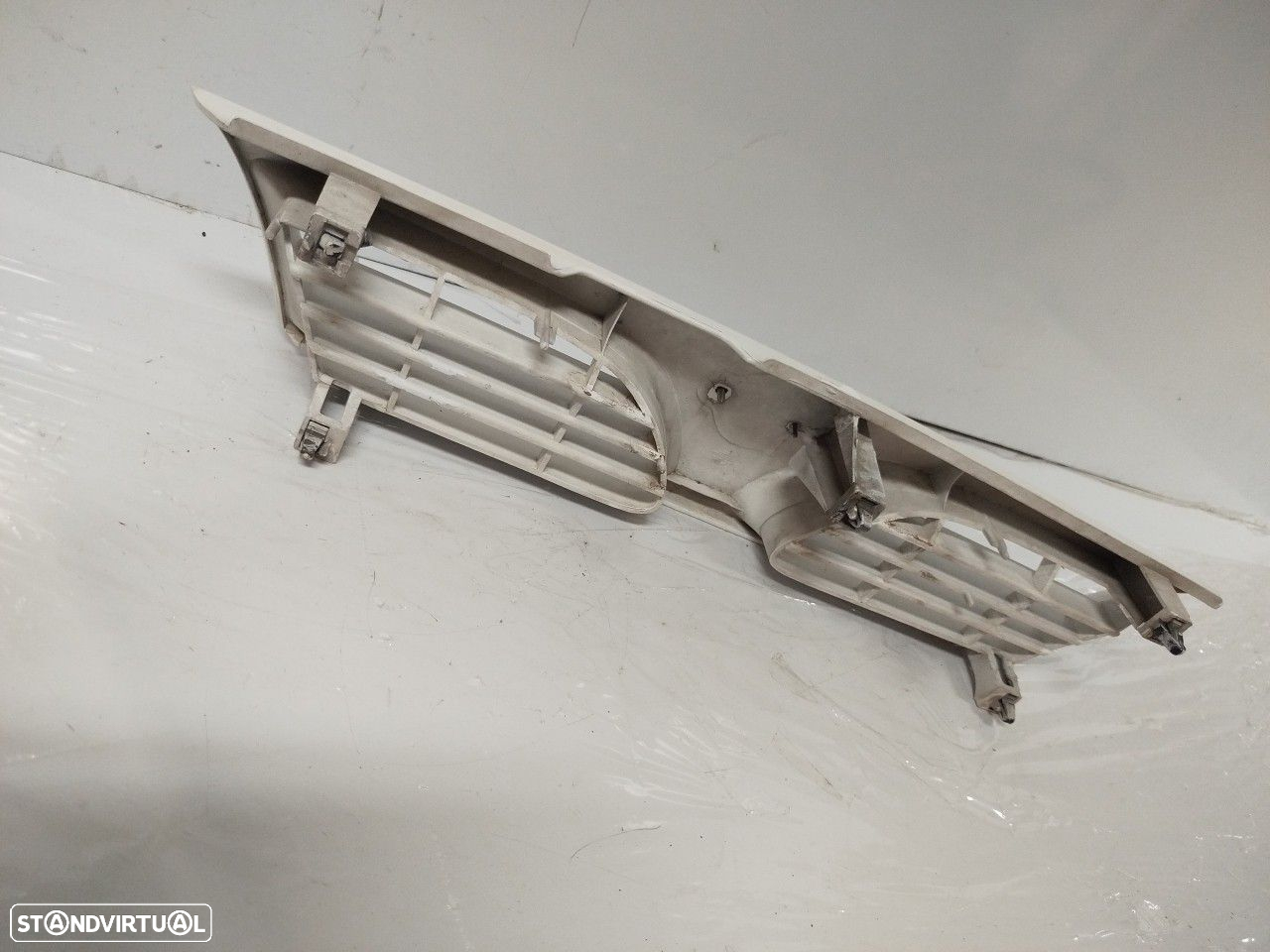 Grelha Da Frente Nissan Almera I Hatchback (N15) - 2