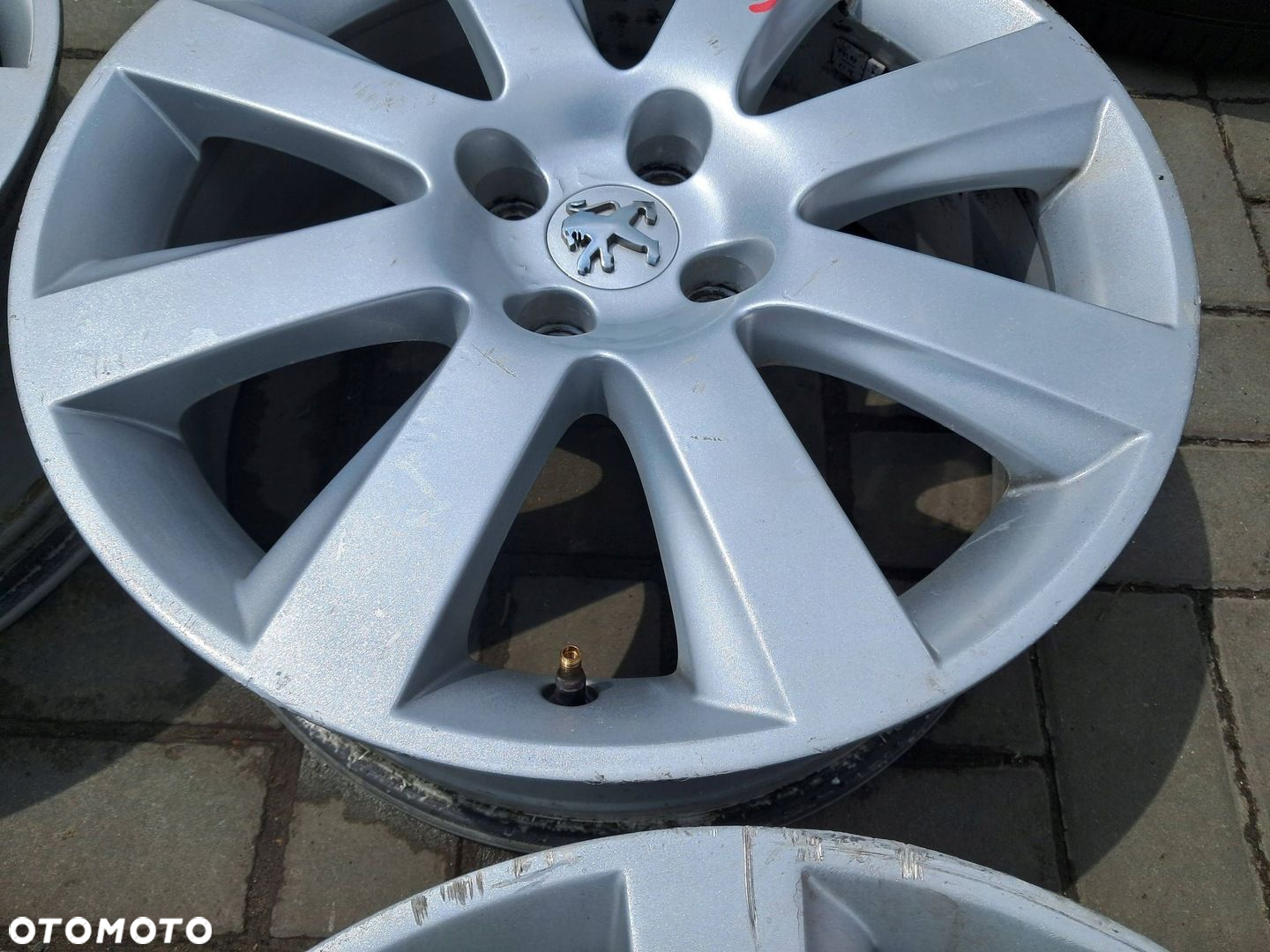 Peugeot 5008 FELGI Aluminiowe 18" 4x108 ET29 7J 9675496577 - 9