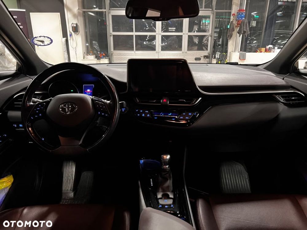 Toyota C-HR Lounge - 11