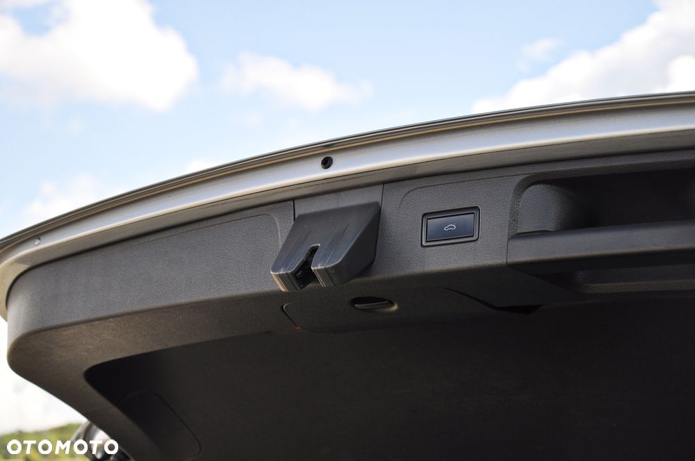 Volkswagen Passat 2.0 TDI EVO Elegance DSG - 25