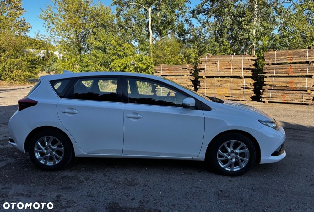 Toyota Auris 1.2 T Dynamic - 4