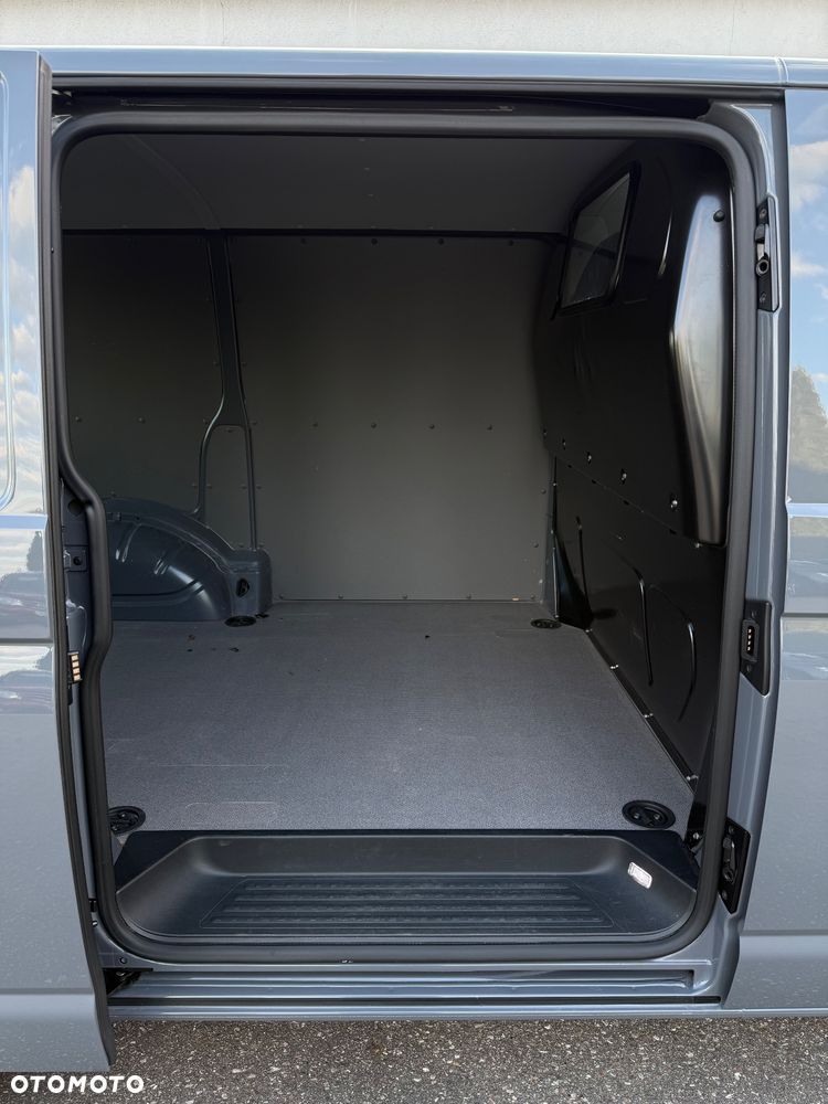 Volkswagen Transporter T6.1 - 18