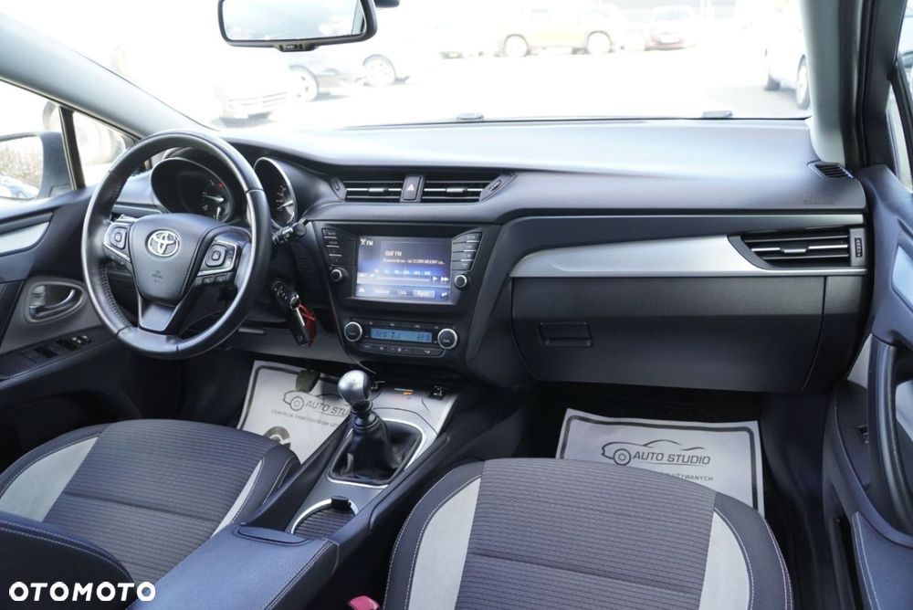 Toyota Avensis - 9