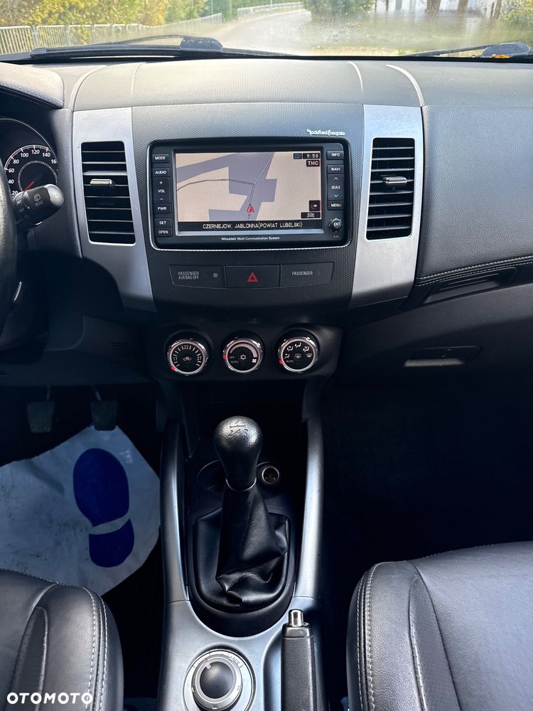 Mitsubishi Outlander 2.4 4WD Inform - 21