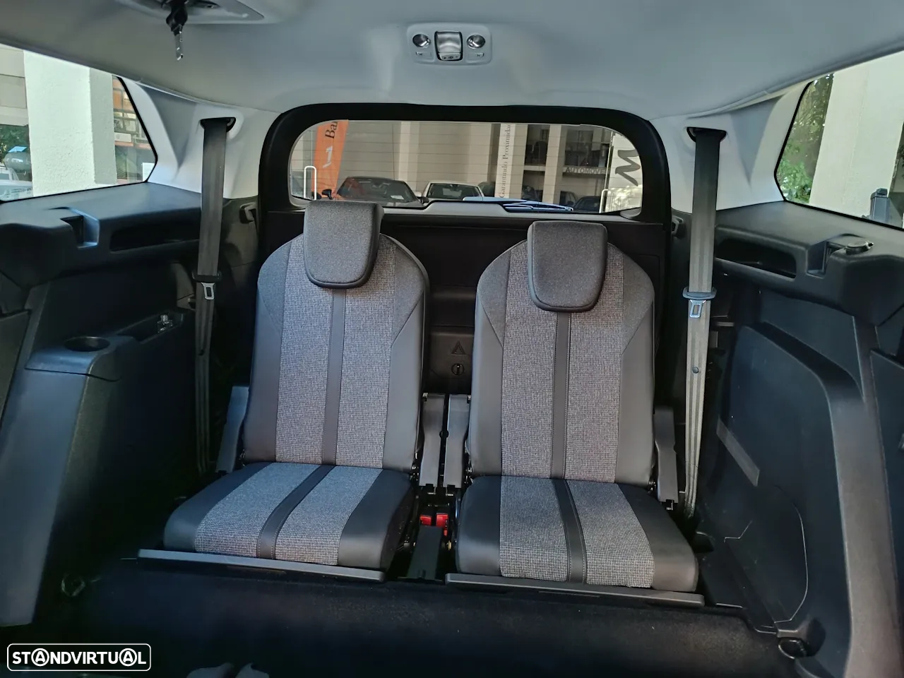 Peugeot 5008 1.2 PureTech Allure EAT8 - 33