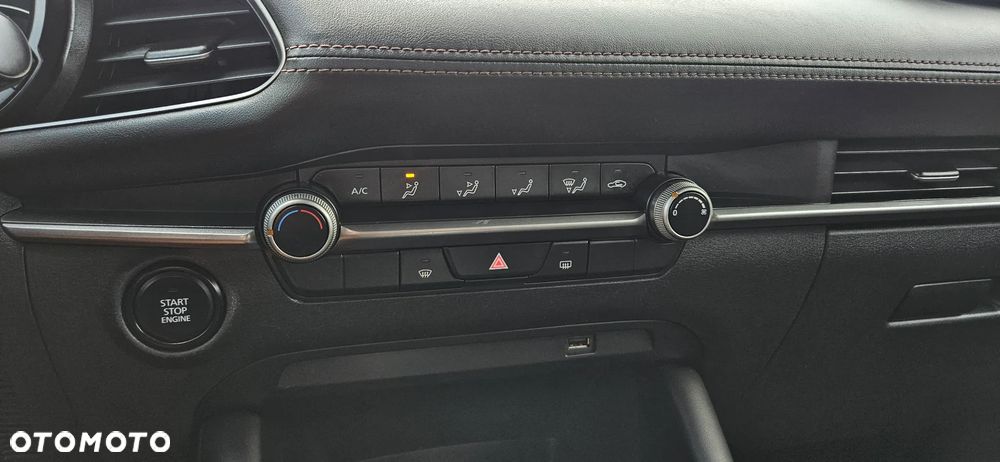 Mazda 3 SKYACTIV-G 2.0 M-Hybrid SELECTION - 12