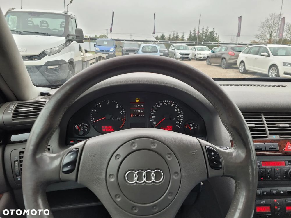Audi A8 - 12