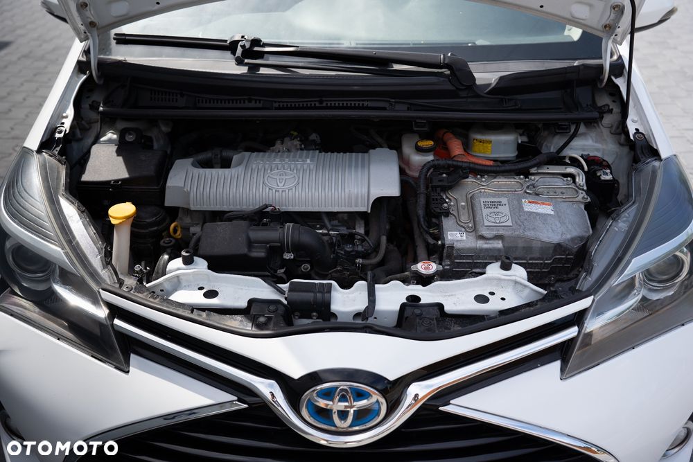 Toyota Yaris Hybrid 100 Active EU6 - 30
