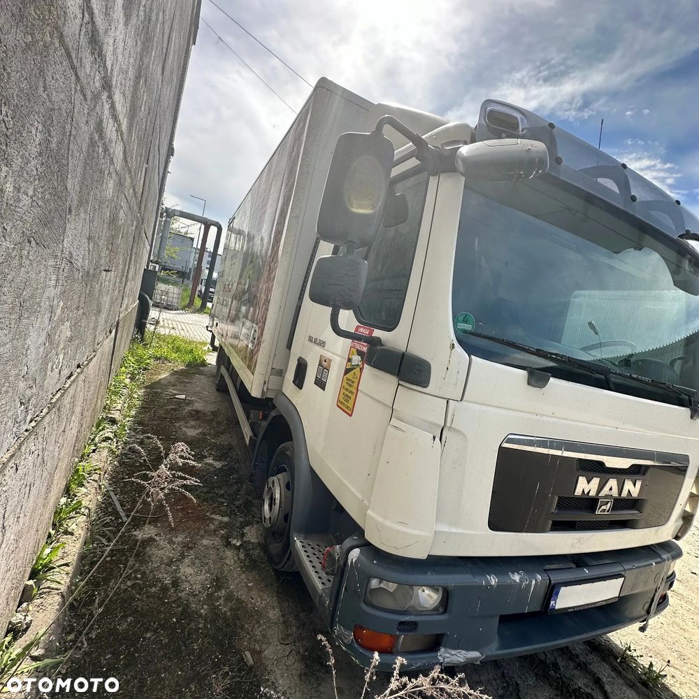 MAN TGM  12.220 - 2