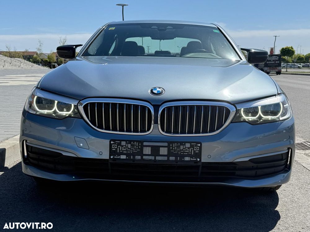 BMW Seria 5 520d Sport Line - 2