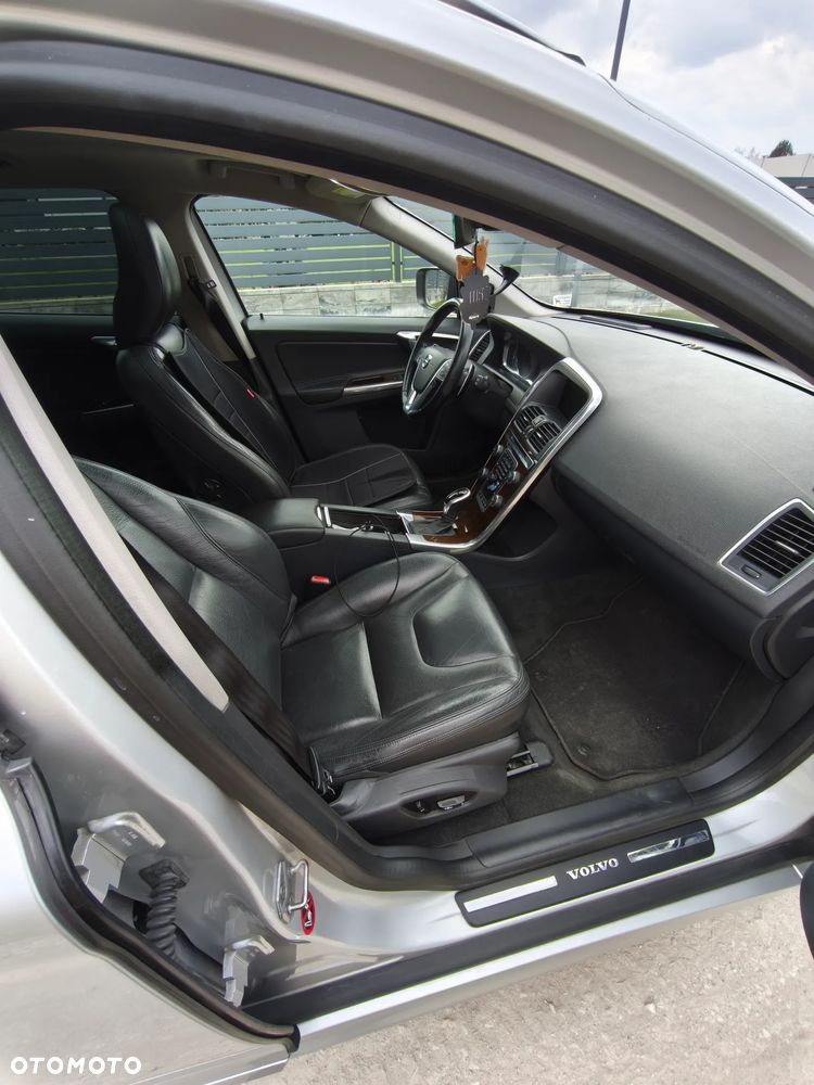 Volvo XC 60 T6 AWD Edition Pro - 10