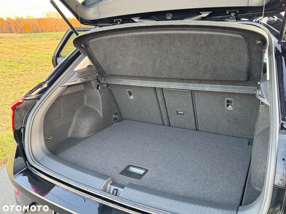 Volkswagen T-Roc - 16