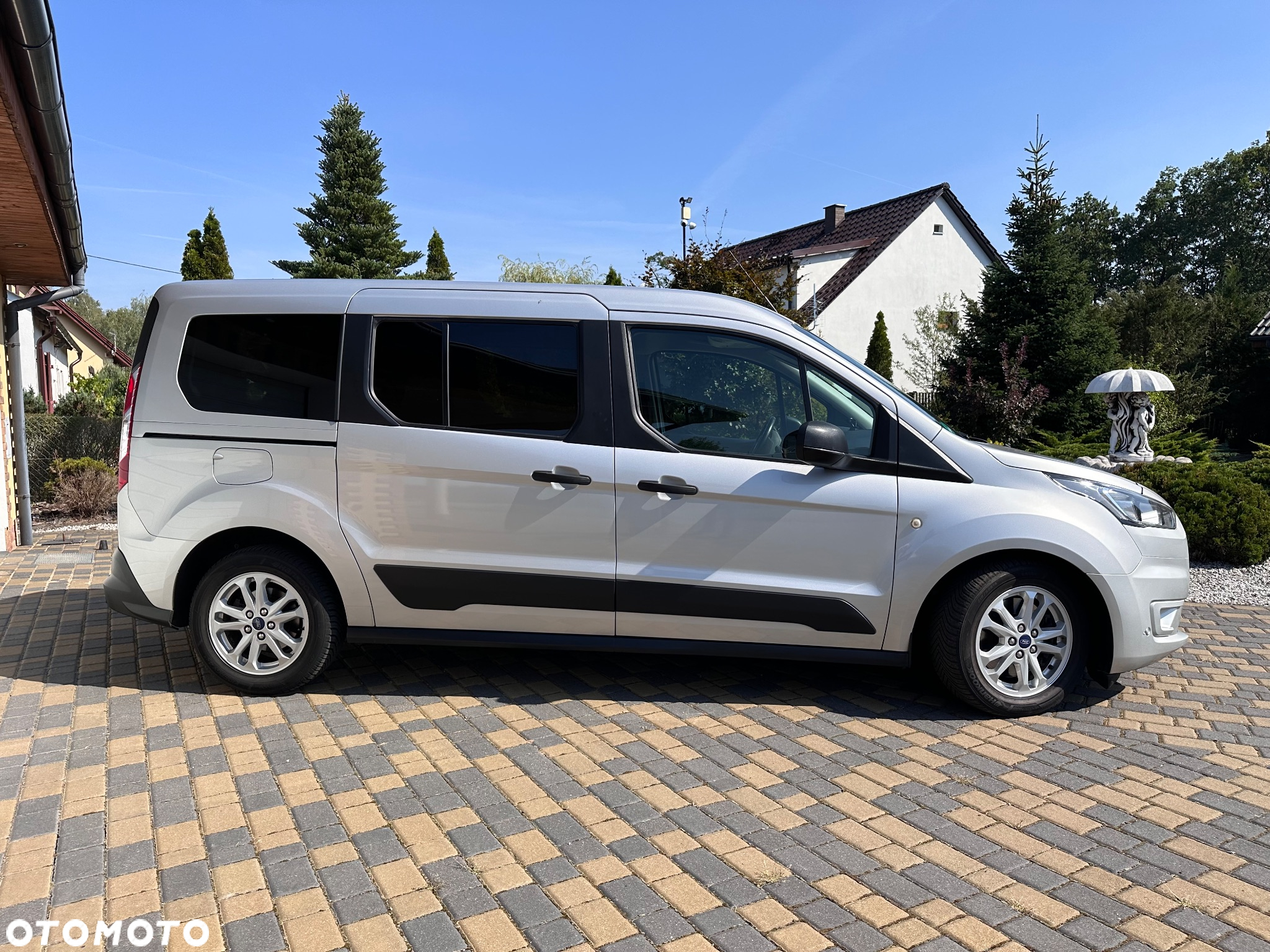 Ford Tourneo Connect Grand - 4