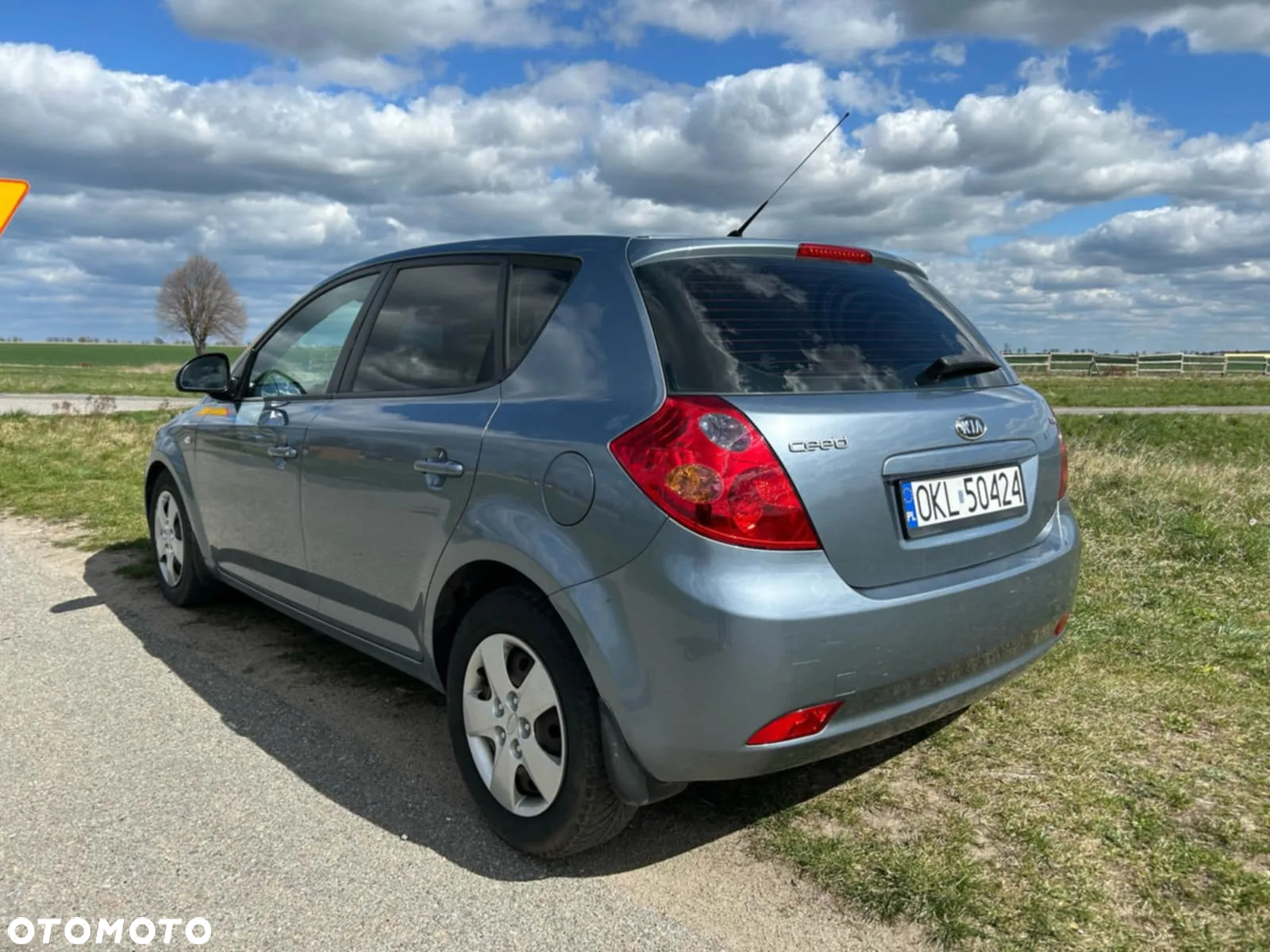 Kia Ceed Cee'd 2.0 crdi Comfort + - 7