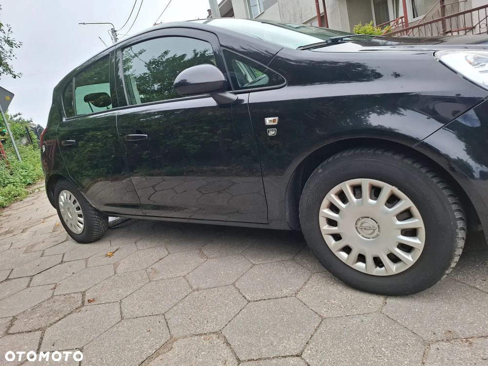 Opel Corsa 1.4 16V Essentia - 4