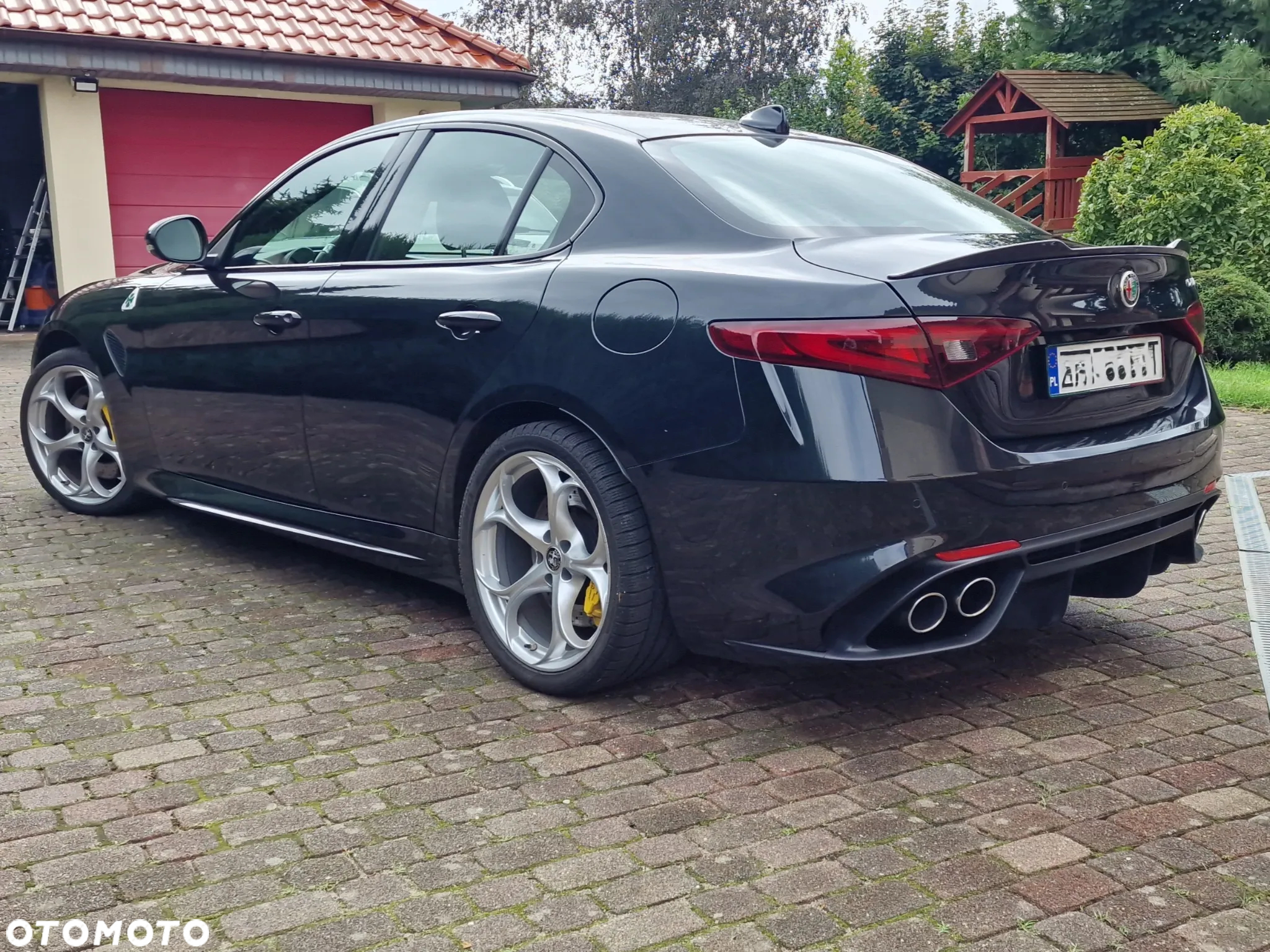 Alfa Romeo Giulia 2.9 V6 Bi-Turbo AT8 Quadrifoglio - 11