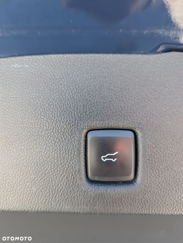 Ford Kuga 2.5 Duratec FHEV ST-LINE - 16