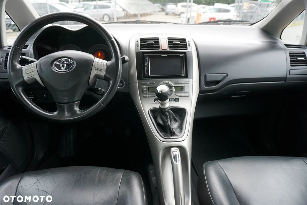 Toyota Auris 2.2 D-4D D-CAT - 13