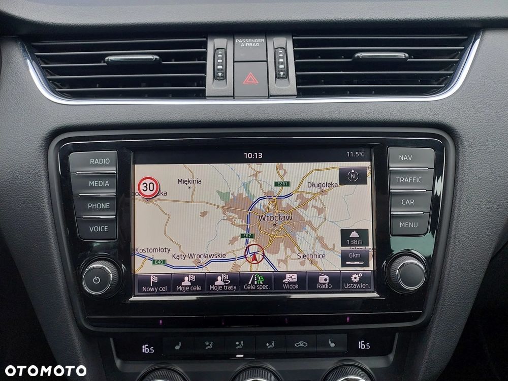 Skoda Octavia 2.0 TDI DSG RS - 32