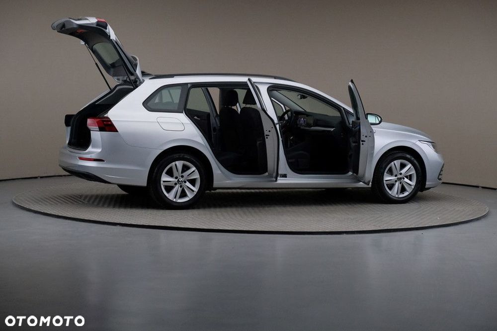 Volkswagen Golf - 6