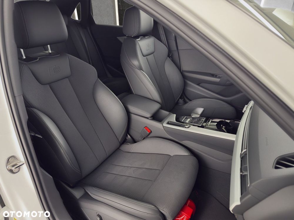 Audi A4 Limousine - 16
