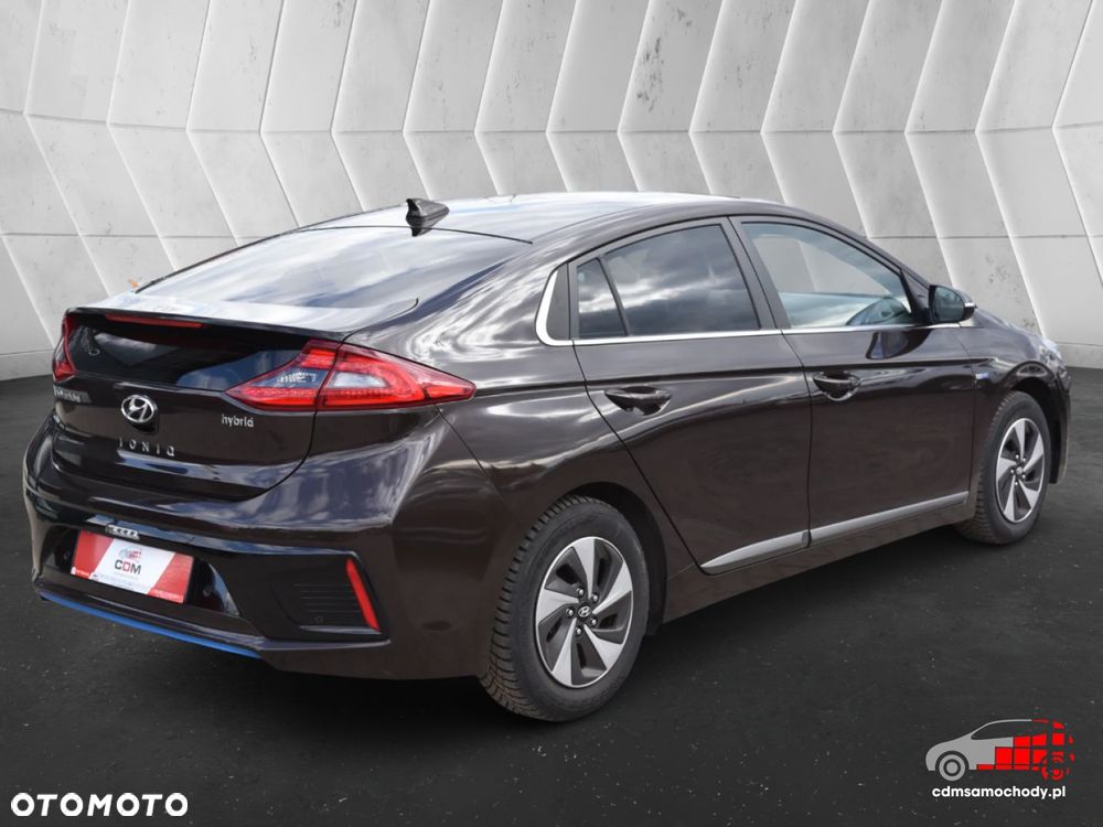 Hyundai IONIQ - 10