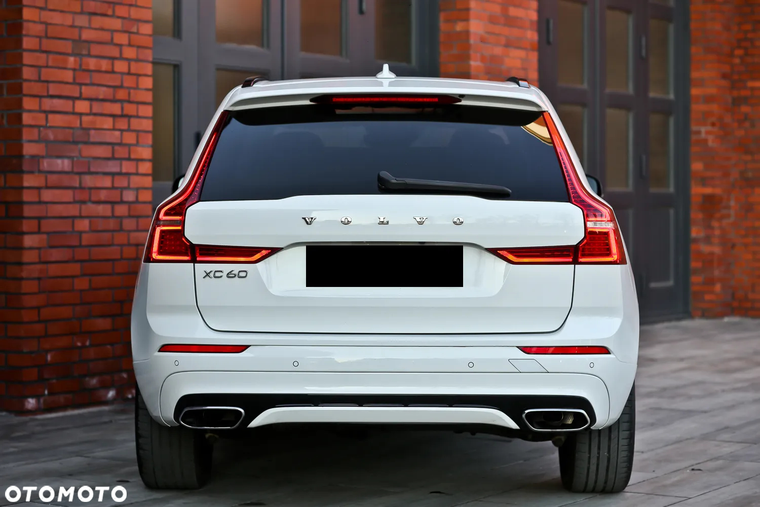 Volvo XC 60 D5 AWD Geartronic RDesign - 14