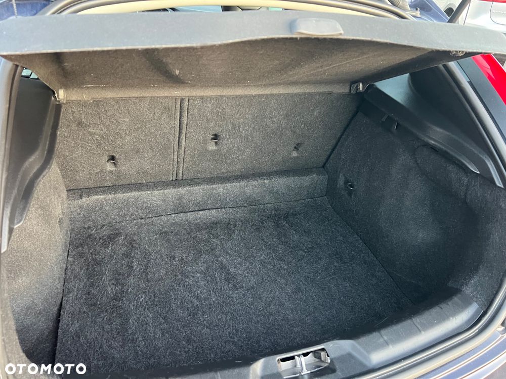 Volvo V40 Cross Country D3 Geartronic Momentum - 23