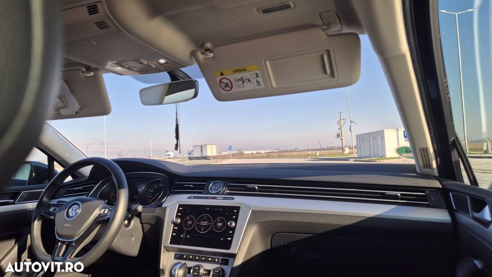 Volkswagen Passat 2.0 TDI DSG Comfortline - 10