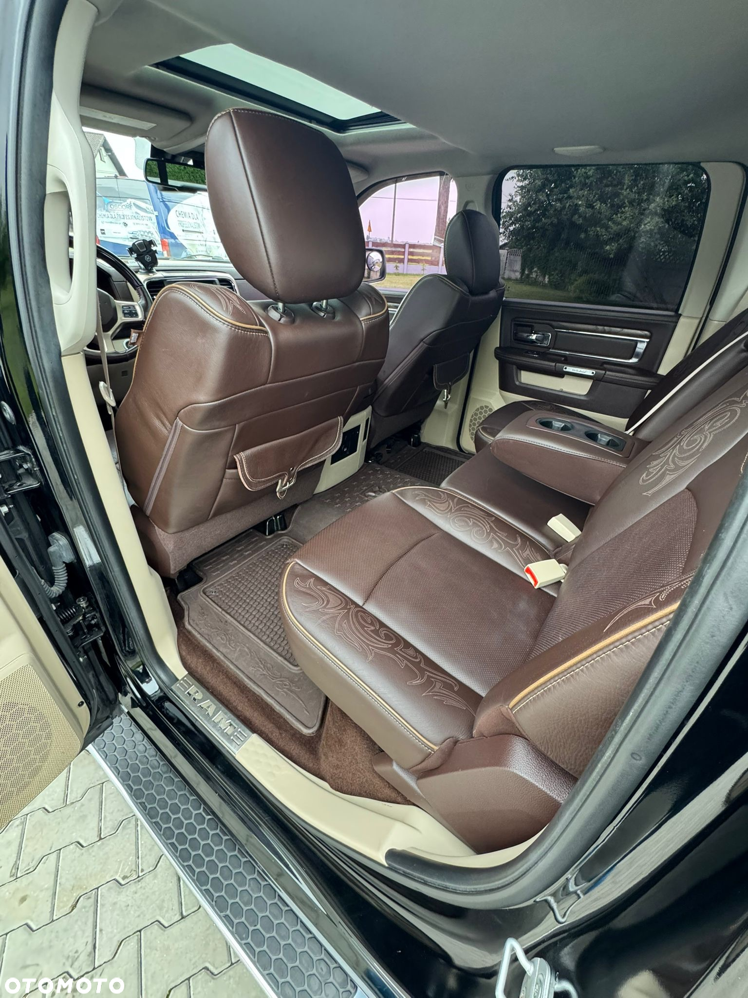Dodge RAM 1500 5.7 4x4 - 17