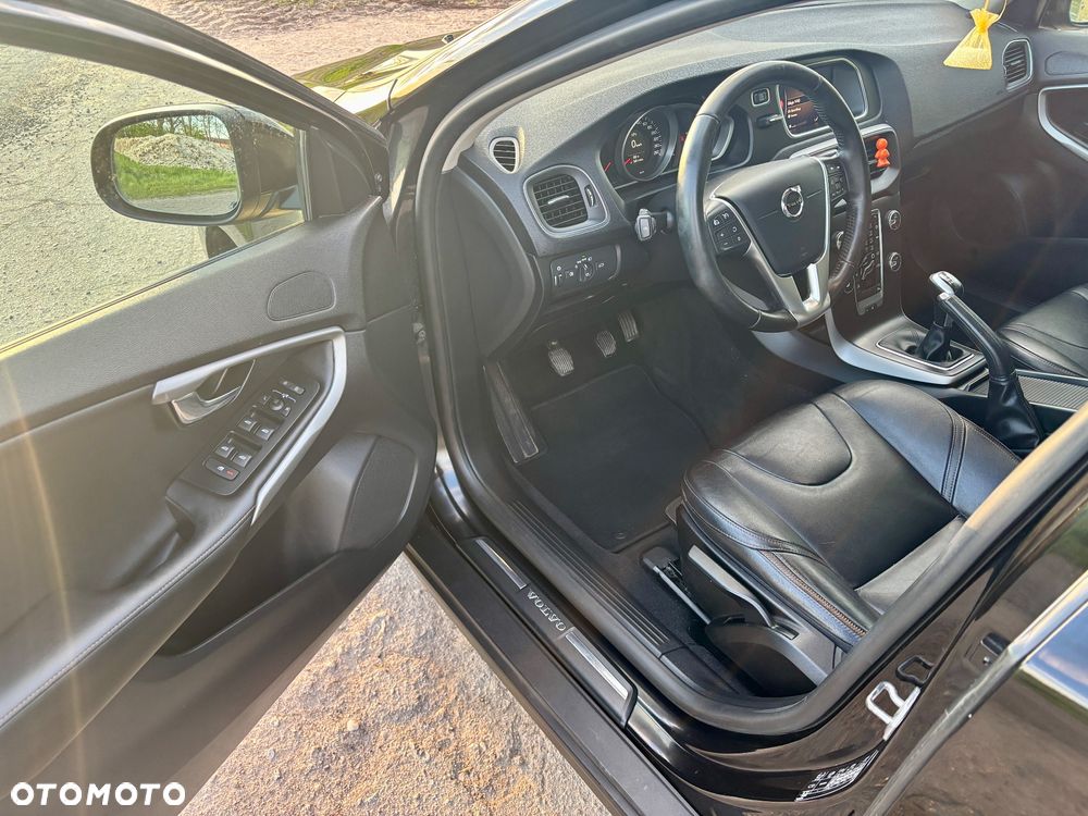 Volvo V40 Cross Country D2 Momentum - 9