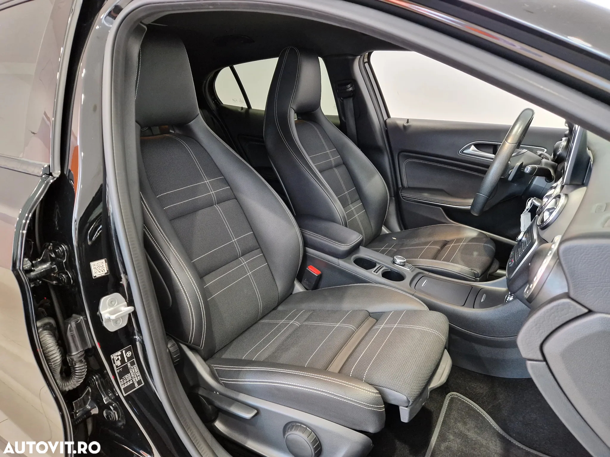 Mercedes-Benz GLA 200 d Aut. - 13
