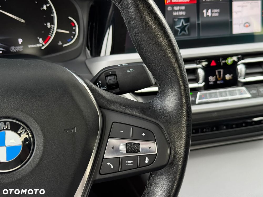 BMW Seria 3 320d xDrive - 32