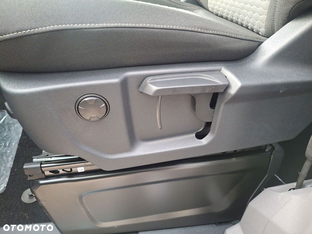 Volkswagen Caravelle - 18