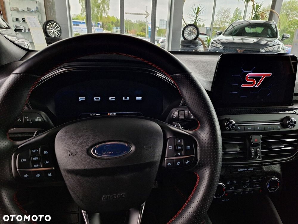 Ford Focus SW 1.5 EcoBoost ST-Line X - 24