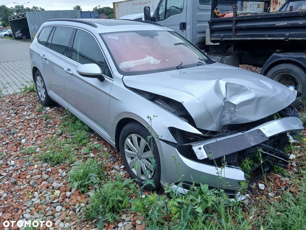 Volkswagen Passat 2.0 TDI SCR Highline DSG - 6