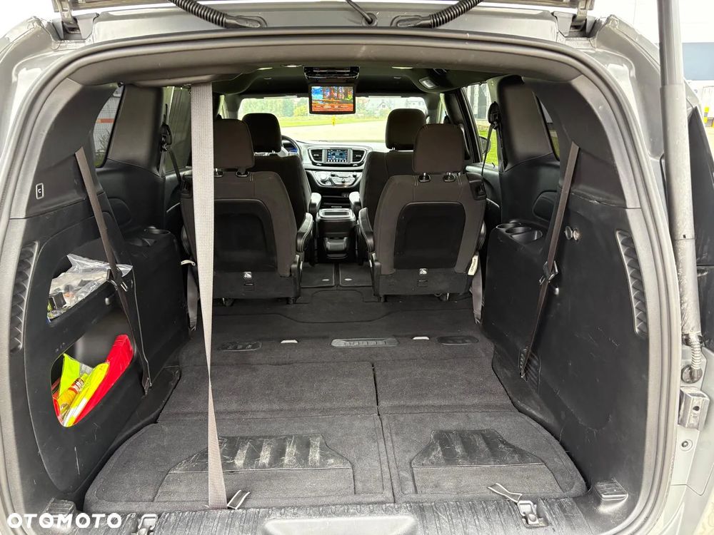 Chrysler Pacifica - 8