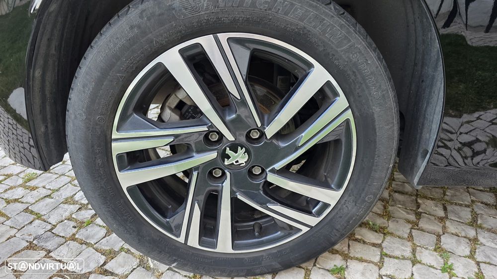 Peugeot 208 PureTech 100 Allure Pack - 17