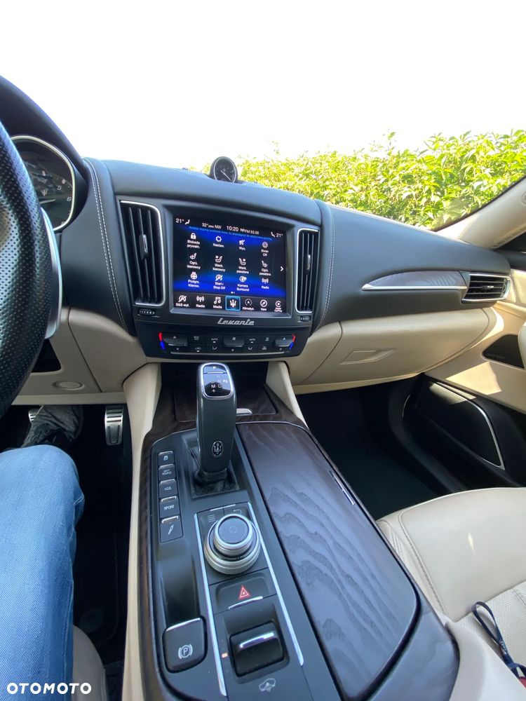 Maserati Levante S - 15