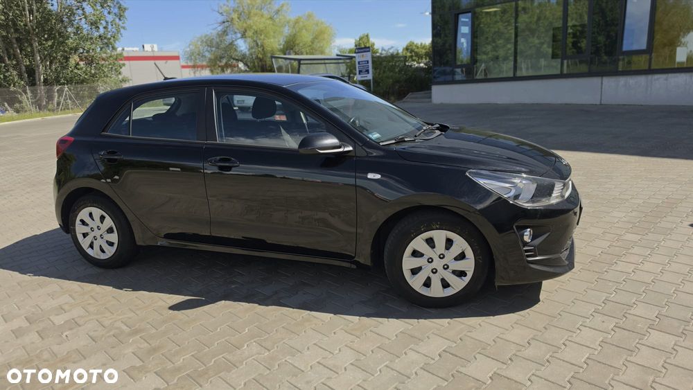 Kia Rio 1.2 L - 3
