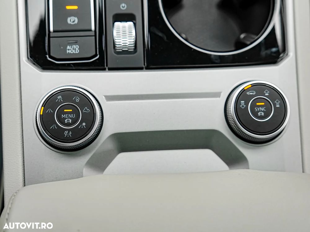 Volkswagen Touareg 3.0 V6 e-Hybrid 4Motion Aut. Elegance - 26