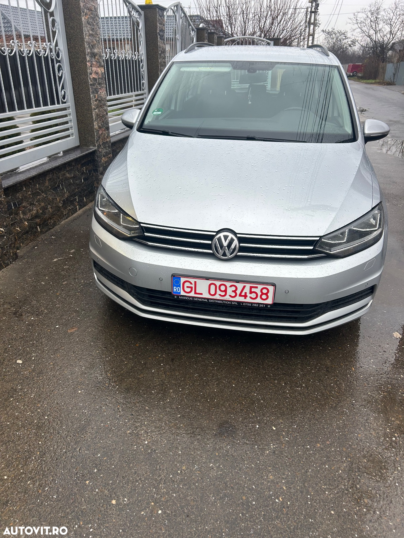 Volkswagen Touran 2.0 TDI DSG Comfortline - 2