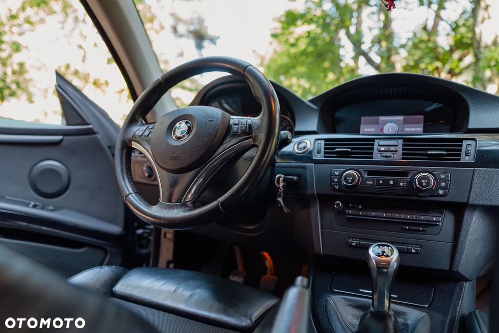 BMW Seria 3 325i - 20