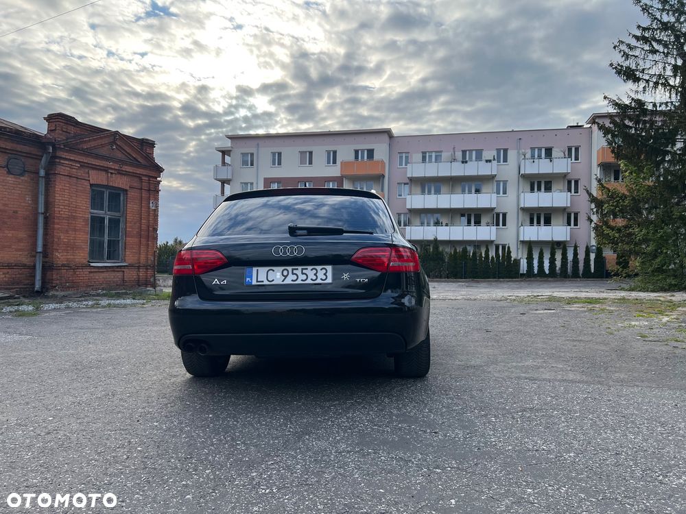 Audi A4 Avant 2.0 TDI - 9
